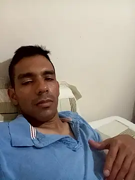 JohanyLatino online show from April 2026 03:35:01 AM