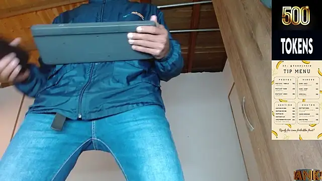 JohanyLatino online show from April 2026 06:57:01 PM