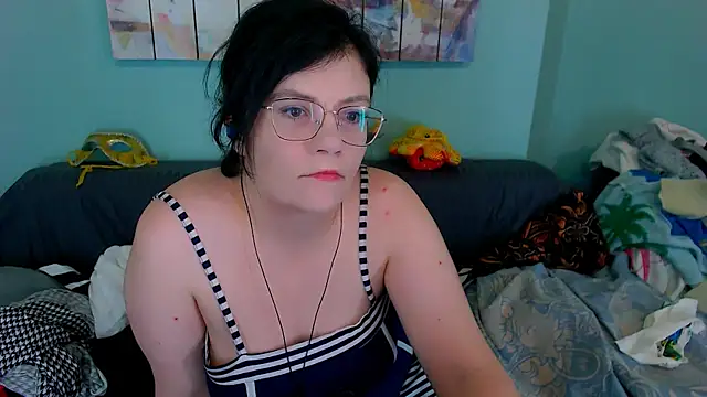 EverlyRays online show from April 2026 10:24:02 PM