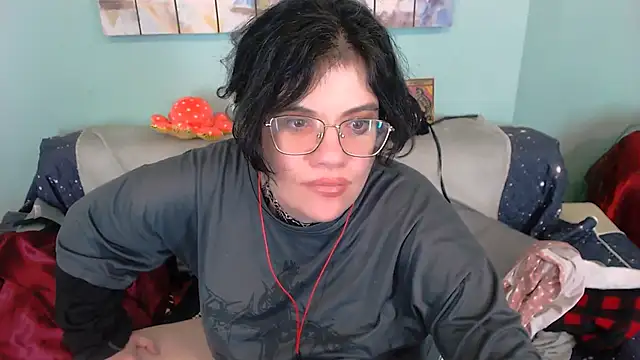 Snapshot of EverlyRays chatting on December 2025 08:53:01 PM EverlyRays online show from December 2025 08:53:01 PM