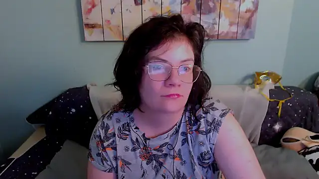 Snapshot of EverlyRays chatting on July 2026 05:14:01 AM EverlyRays online show from July 2026 05:14:01 AM