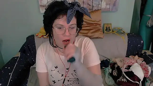 EverlyRays online show from October 2025 06:54:02 PM