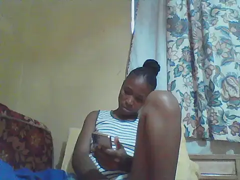 Snapshot of Smillie_prety chatting on June 2026 04:43:02 AM Smillie prety online show from June 2026 04:43:02 AM