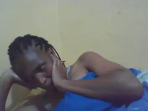 Snapshot of Smillie_prety chatting on November 2025 05:27:02 PM Smillie prety online show from November 2025 05:27:02 PM