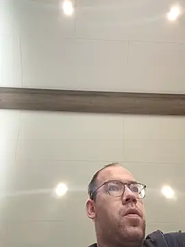 steviebigdick1992 online show from November 2025 01:37:02 PM