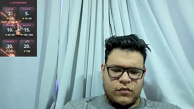 Snapshot of batman2433 chatting on November 2025 05:51:02 PM batman2433 online show from November 2025 05:51:02 PM