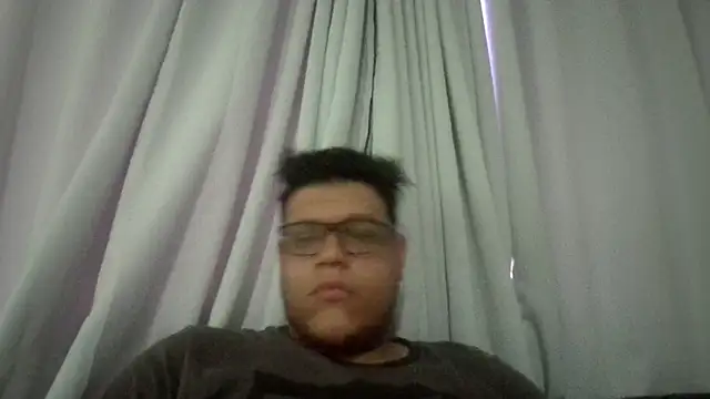 Snapshot of batman2433 chatting on October 2025 07:21:01 PM batman2433 online show from October 2025 07:21:01 PM