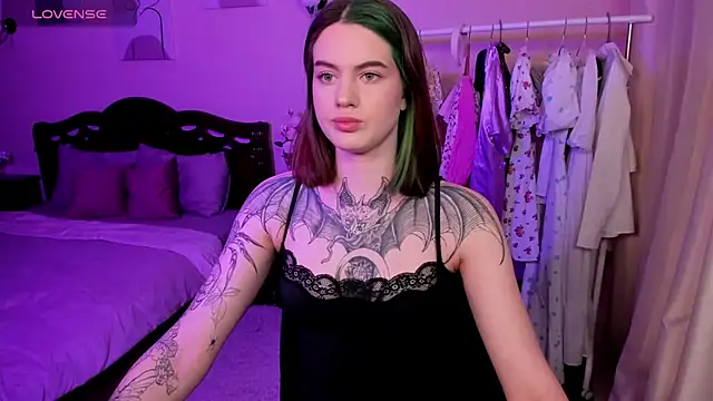 NikkieKatty online show from March 2025 05:33:02 PM