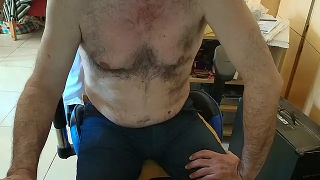 Snapshot of angelgarcia269 chatting on November 2025 12:00:02 PM angelgarcia269 online show from November 2025 12:00:02 PM