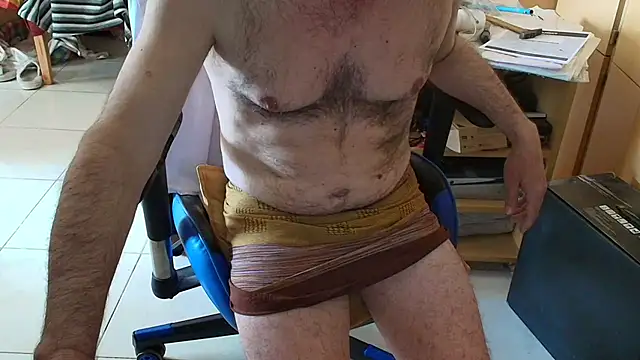 Snapshot of angelgarcia269 chatting on October 2025 12:47:02 PM angelgarcia269 online show from October 2025 12:47:02 PM