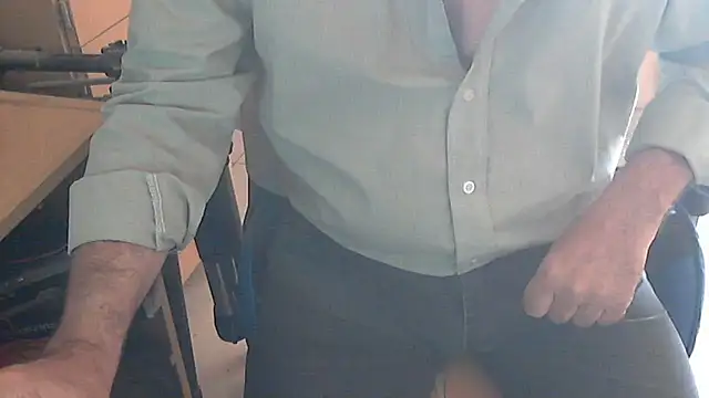 Snapshot of angelgarcia269 chatting on March 2025 06:11:01 PM angelgarcia269 online show from March 2025 06:11:01 PM