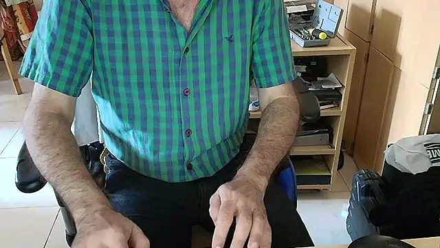 angelgarcia269 online show from April 2026 01:40:01 PM