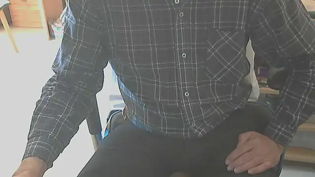 Snapshot of angelgarcia269 chatting on October 2025 12:06:02 PM angelgarcia269 online show from October 2025 12:06:02 PM