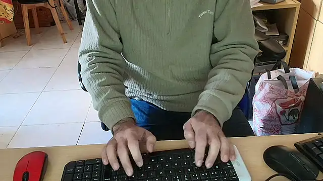 Snapshot of angelgarcia269 chatting on June 2026 12:15:01 PM angelgarcia269 online show from June 2026 12:15:01 PM