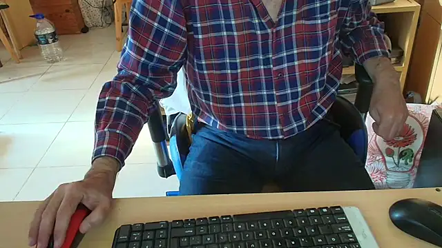 Snapshot of angelgarcia269 chatting on June 2026 12:06:02 PM angelgarcia269 online show from June 2026 12:06:02 PM