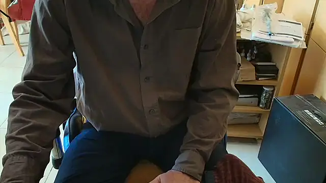 Snapshot of angelgarcia269 chatting on November 2025 11:46:03 AM angelgarcia269 online show from November 2025 11:46:03 AM