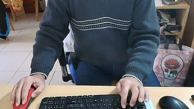 Snapshot of angelgarcia269 chatting on May 2026 12:16:01 PM angelgarcia269 online show from May 2026 12:16:01 PM