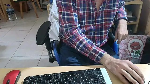 Snapshot of angelgarcia269 chatting on June 2026 08:13:02 PM angelgarcia269 online show from June 2026 08:13:02 PM