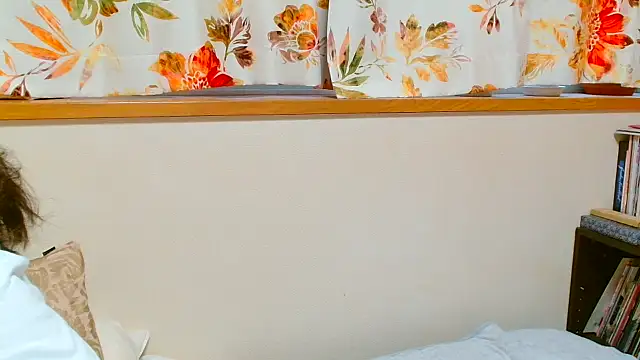 Snapshot of liliyRiSAcha-n chatting on September 2025 08:02:02 AM liliyRiSAcha-n online show from September 2025 08:02:02 AM