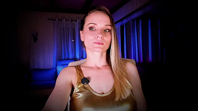 Snapshot of Louise-dance chatting on December 2024 03:06:01 AM Louise-dance online show from December 2024 03:06:01 AM