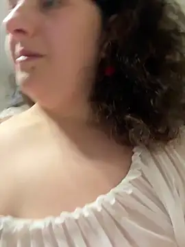 Snapshot of Taisia_W chatting on October 2025 06:59:02 AM Taisia W online show from October 2025 06:59:02 AM
