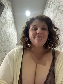 Taisia W online show from May 2026 10:29:01 AM