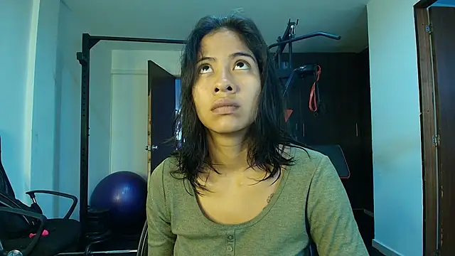 JuliKim  online show from October 2025 12:17:01 PM