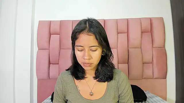 JuliKim  online show from September 2025 01:06:01 PM