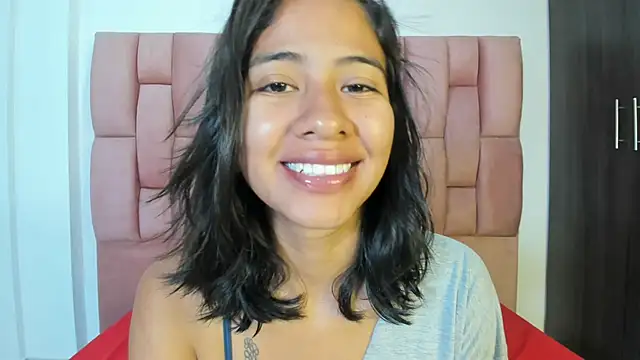 JuliKim  online show from September 2025 12:44:02 PM