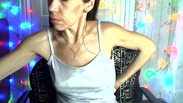 Snapshot of Ladywinter chatting on November 2025 06:46:02 PM Ladywinter online show from November 2025 06:46:02 PM