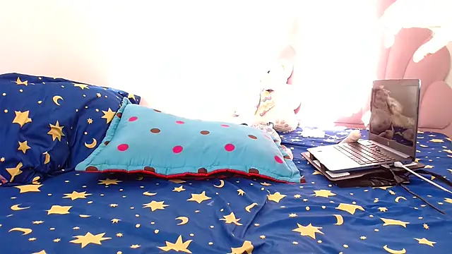 lady hot2xx online show from February 2026 12:07:01 PM