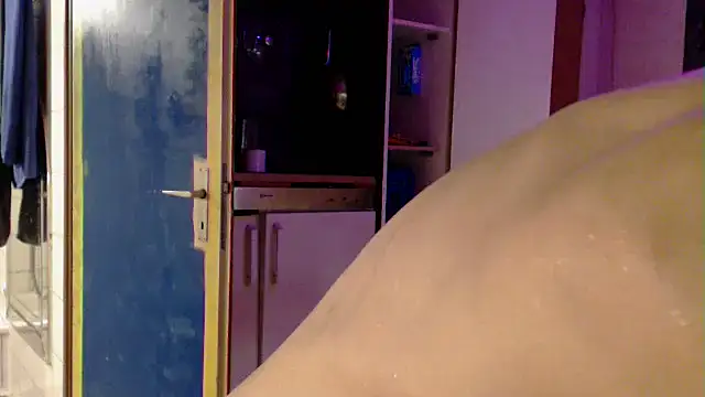 Snapshot of Cridere chatting on December 2025 03:51:02 PM Cridere online show from December 2025 03:51:02 PM