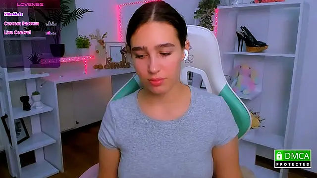  Eliizabeth  online show from November 2025 10:32:01 PM