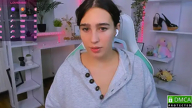  Eliizabeth  online show from November 2025 09:52:02 PM