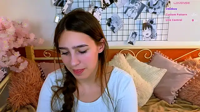  Eliizabeth  online show from May 2026 10:04:02 PM