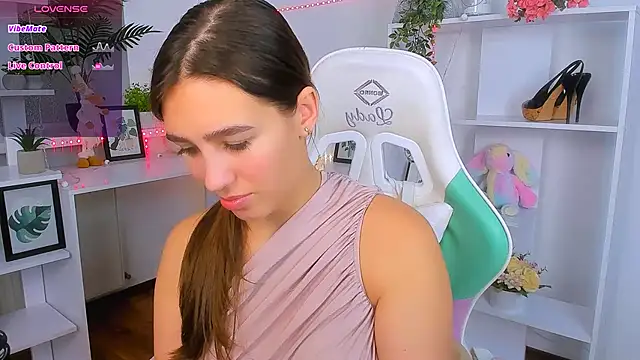  Eliizabeth  online show from October 2025 10:54:02 PM