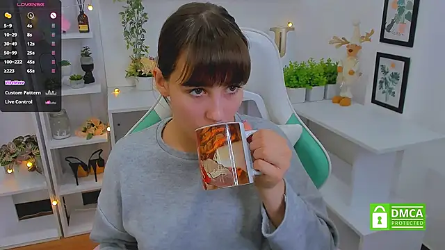  Eliizabeth  online show from March 2025 10:06:02 PM