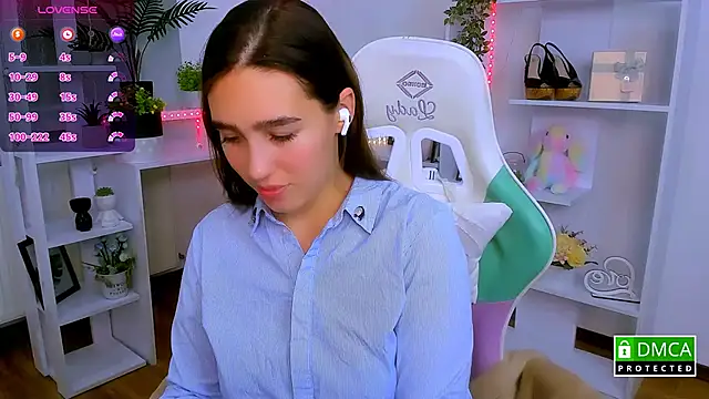  Eliizabeth  online show from November 2025 10:10:01 PM