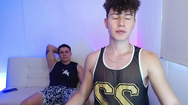 adrian morelly online show from November 2025 07:03:01 PM