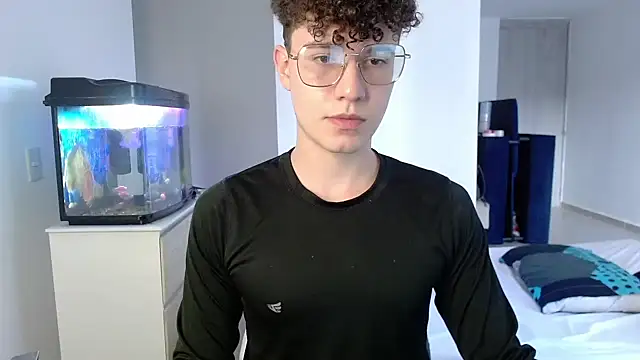 adrian morelly online show from October 2025 10:21:01 PM