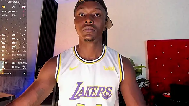 Snapshot of DannSmmith chatting on October 2025 05:08:01 AM DannSmmith online show from October 2025 05:08:01 AM