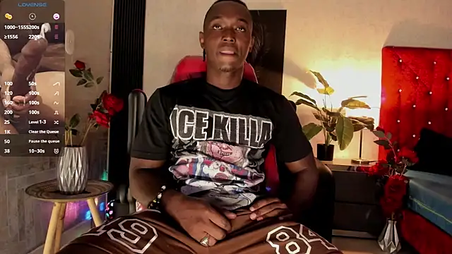 Snapshot of DannSmmith chatting on December 2025 12:11:01 PM DannSmmith online show from December 2025 12:11:01 PM