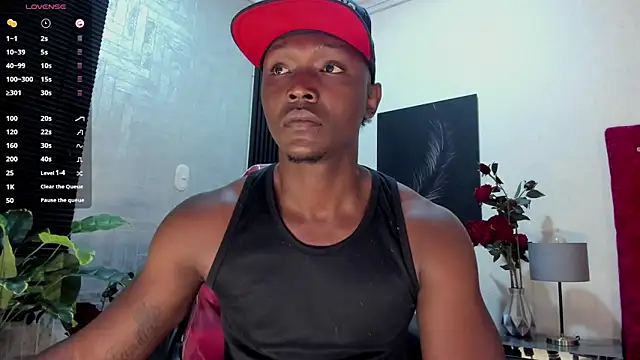 Snapshot of DannSmmith chatting on November 2025 10:48:01 AM DannSmmith online show from November 2025 10:48:01 AM