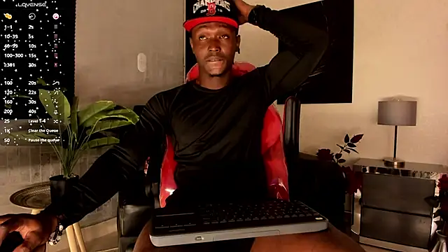 Snapshot of DannSmmith chatting on November 2025 11:48:01 AM DannSmmith online show from November 2025 11:48:01 AM