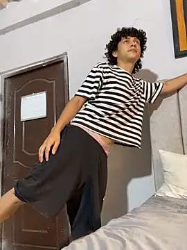 Cherry boy 18 online show from April 2026 05:25:01 PM