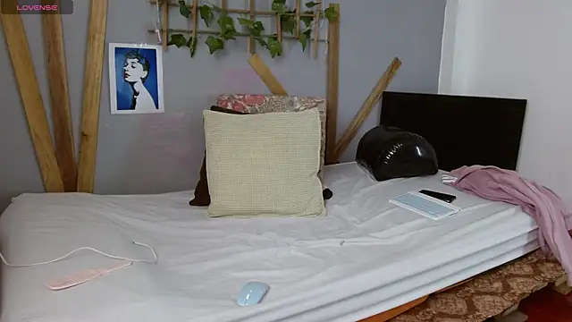 Snapshot of fem_boyxx chatting on February 2025 03:16:01 PM fem boyxx online show from February 2025 03:16:01 PM