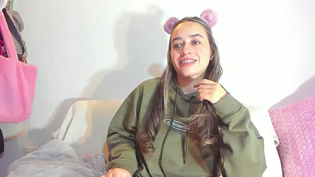 Snapshot of Natalia_Suarez chatting on October 2025 01:06:01 AM Natalia Suarez online show from October 2025 01:06:01 AM