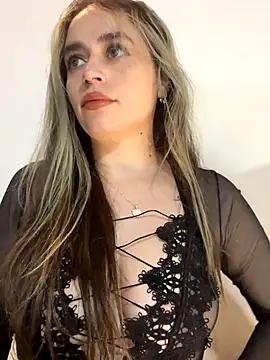 Snapshot of Natalia_Suarez chatting on October 2025 03:06:02 AM Natalia Suarez online show from October 2025 03:06:02 AM