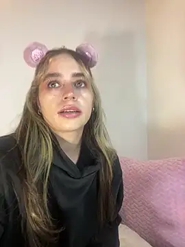 Natalia Suarez online show from October 2025 03:25:02 AM