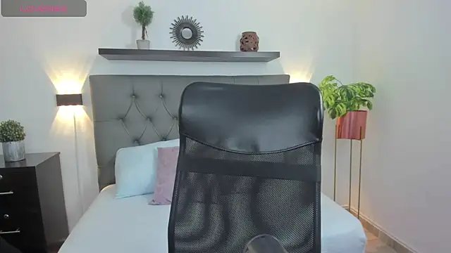 nataly rodri online show from November 2025 07:18:01 PM